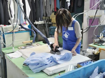 株式株式会社