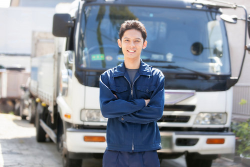 2t車なので旧普通免許（8t限定）で応募OK♪